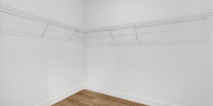 5.2 16428 Closet Master Suite