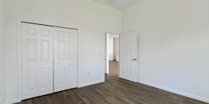5.8 4344 Bedroom